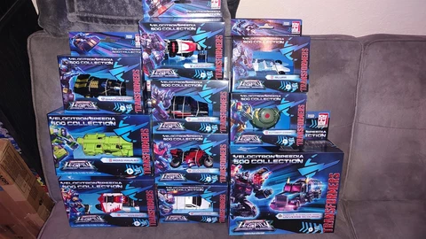 Transformers Legacy Velocitron Speedia 500 Generations Lot Cosmos Scourge G1 Cover