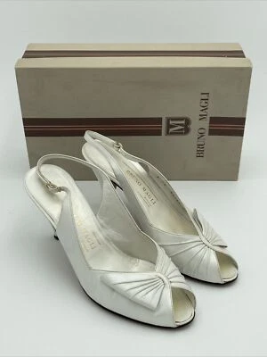 Zapatos de salón vintage Bruno Magli blancos para mujer ITALIA talla 7,5 B Foto 1 de 4