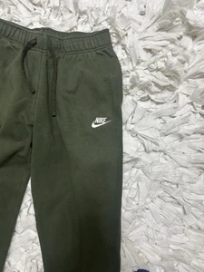 Nike Herren Jogginghose Gr. Small Olivgrün - Bild 1 von 6