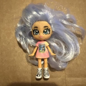muñeca niña boxy pelo morado - Imagen 1 de 4