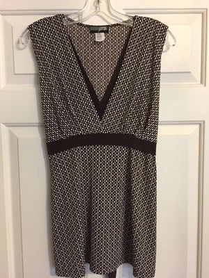 Túnica/top feminino, J.T.B., tamanho G, sem mangas, marrom e branco, ótimo estado - Imagem 1 de 4