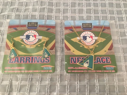 ARIZONA DIAMONDBACKS Necklace & Earrings Set *New* 18" Chain Hypo-Allergenic Cover