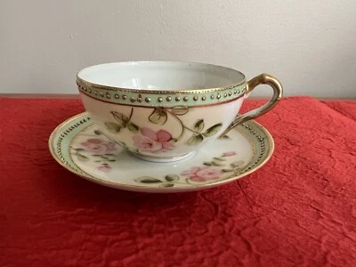 Taza y platillo NIPPON porcelana pintada a mano floral oro con adornos elevados joyas en muy buen estado+++ Foto 1 de 4