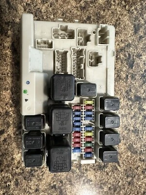 Nissan Quest 2004-2006 módulo de caja de bloque de fusibles de 3,5 L 283B7CK020 Foto 1 de 3