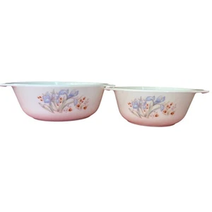 Set of 2 Pyrex casserole dishes "Blue Iris" pattern, produced in England 1980s - Picture 1 of 6
