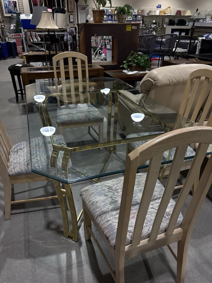 Mesa de comedor vintage de vidrio para 4 Foto 1 de 1