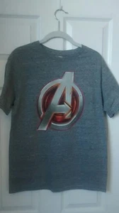 New with tags: Avengers Logo T-Shirt Men's Small. Poly/cotton blend - Picture 1 of 2