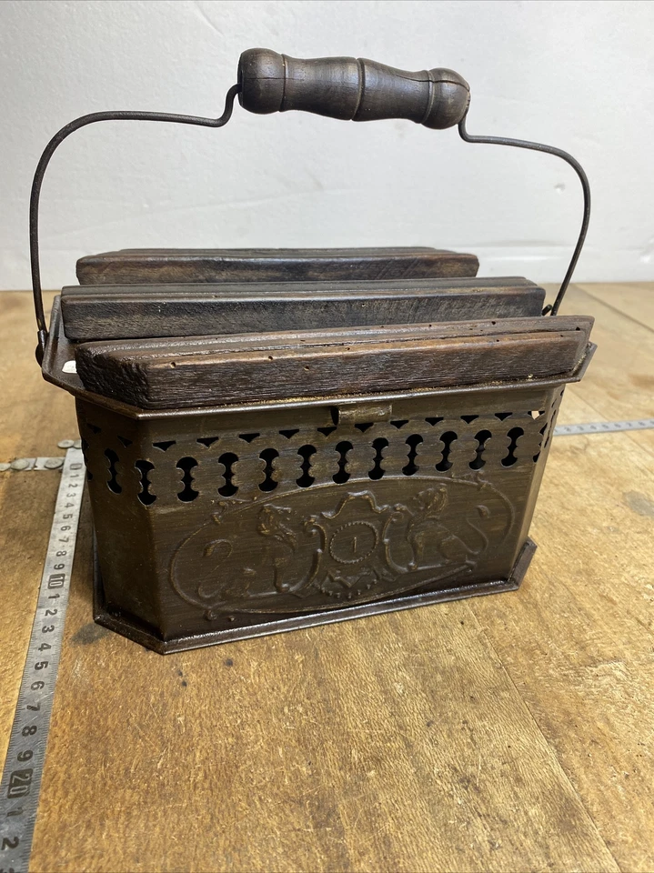N. 11 Outil Ancienne chaufferette en bois et tôle-début XX ème Déco Vintage - Photo 1/4