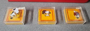 VINTAGE SET OF 3 SNOOPY AND WOODSTOCK PINS IN BOXES - Picture 1 of 4