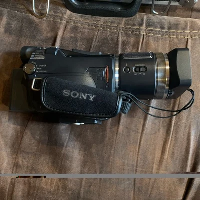 SONY Handycam HD Video Camera and accessories - Image 1 of 4