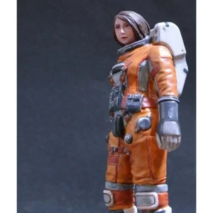 1/22 80mm Resin Model Kit Space Beautiful Girl Women Astronaut Unpainted - Picture 1 of 4