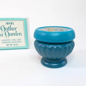 Vintage 1970s Avon GATHER A GARDEN Cream Sachet .66oz Flower Glass Jar & Box NOS - Bild 1 von 7