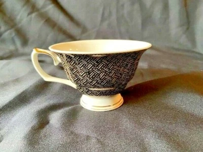 Copa con patas tejido negro y dorado de GRACE'S TEAWARE Foto 1 de 4