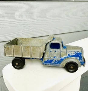 TootsieToy 1950's International IH Dump Truck Vintage 5 Inch Pressed Steel Toy - Picture 1 of 9