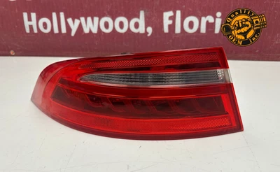 Jaguar XE 2016-2019 luz trasera izquierda (lado del conductor) luz trasera exterior fabricante original 61 millas Foto 1 de 4