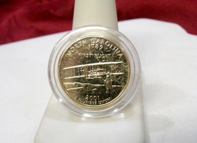 24KT GOLD PLATED US STATE QUARTER UNCIRCULATED MORGAN MINT IN CAPSULE N CAROLINA - Image 1 of 4