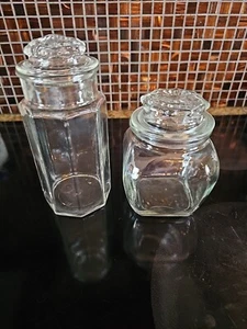 Pair of Vintage Square Glass Apothecary Jars Canisters Anchor Hocking 7"and 5.5" - Picture 1 of 16