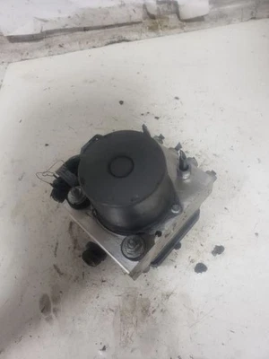 ABS Brake Pump Control Module Fits 2015 Chrysler 200 - Image 1 of 2