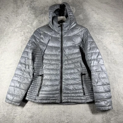 Chaqueta acolchada con capucha acolchada Calvin Klein para mujer grande gris empaquetable Foto 1 de 4