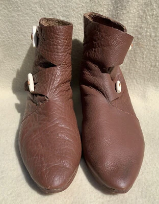 Ladies Jorvik Leather Viking Shoes, Size 8 - Image 1 of 4