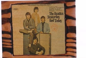 THE BEATLES YESTERDAY AND TODAY LP COVER REPRODUCTION  ON A UNIQUE WOODEN PLAQUE - Picture 1 of 1
