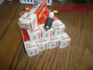 Autolite 666 NOS New Spark Plugs (8) - Vintage - 1977 -1990 GMC Buick Pontiac - Bild 1 von 1