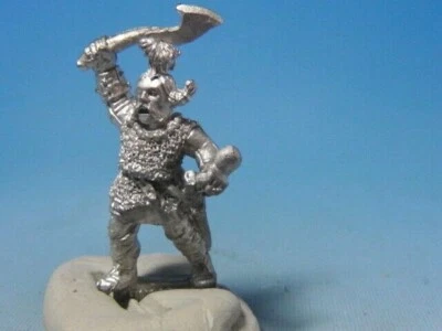 Warhammer Fantasy Battle OldHammer D&D Human Fighter Barbarian Axeman TRIBESMAN - Image 1 of 4