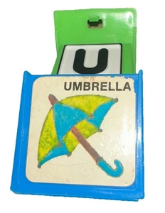 1972 Mattel Alphabet Pop Up Block Toy Plastic Vtg Letter U Umbrella Cat Learn - Picture 1 of 3