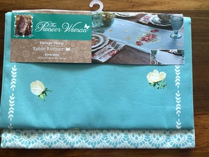 NEW Pioneer Woman VINTAGE FLORAL TABLE RUNNER Reversible * Clearing NEW PW Stash - Picture 1 of 16