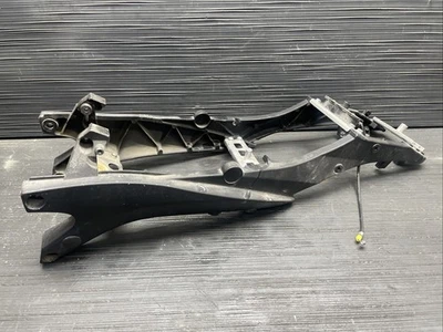 Suzuki GSXR750 2008 subchasis, conjunto de subchasis trasero ligeramente doblado #92625 Foto 1 de 4