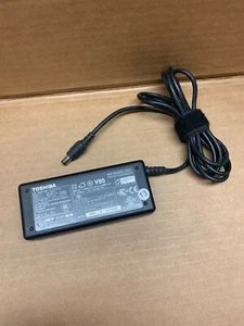 Toshiba OEM Laptop Charger PA3282U-1ACA ADP-60RH 15V 4A Plug Port Supply Cord - Picture 1 of 1