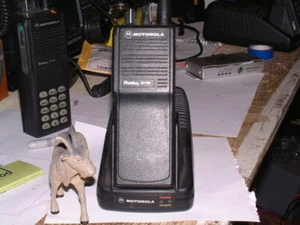 MOTOROLA GP900 VHF WITH BATTERY AND CHARGER (B) - Zdjęcie 1 z 3