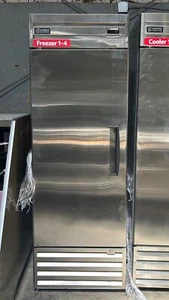 2022 EXCELLENCE INDUSTRIES CF-20SS 27" 1 SOLID DOOR REACH-IN FREEZER - Picture 1 of 3