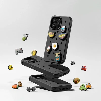 Funda para teléfono iPhone 15 Pro Max Jibbitz Croc Charm negra Foto 1 de 4