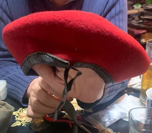 red beret army - Picture 1 of 7