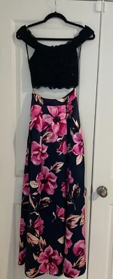 Maxi Falda Acampanada Rosa Brillante Floral Speechless (Talla 1) y Camisa Azul Marino (Talla 3) Foto 1 de 4