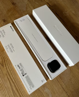 Apple Watch Series 8 41mm Midnight Case Ink Blue Leather Strap Immaculate - Image 1 of 4