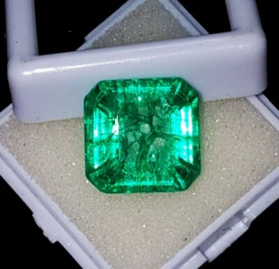 Natural Emerald between 9 to 11 Ct Certified Single Stone Loose Gemstone PR482 - Image 1 of 4