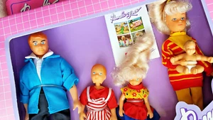 PAMELA LOVE DOLLS: SWEET FAMILY, 1 of 2 SERIES. IMPOSSIBLE TO FIND! BRAND NEW OS - Picture 1 of 3