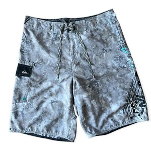Pantalones cortos de tabla Quiksilver para hombre gris sin forrar con bolsillo de carga, talla 32 - Imagen 1 de 7