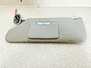 2005-2010 JEEP GRAND CHEROKEE DRIVER SIDE SUN VISOR FACTORY VISOR OEM - Picture 1 of 4