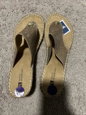 WHITE MOUNTAIN Beachball Gold Shimmer Thong Sandals Flip Flops Size 8.5 - Image 1 of 3