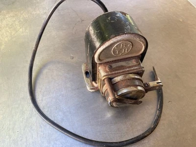 Vintage Magneto BTH M1 base mount. Has spark. - Image 1 of 4