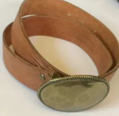 Cinturón de cuero Eddie Bauer hecho a mano 30 a 34 pulgadas paja de trigo hebilla de latón martillado Foto 1 de 4