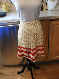 VINTAGE NEW CROCHETED IVORY AND RED HALF APRON HOSTESS APRON - Picture 1 of 9