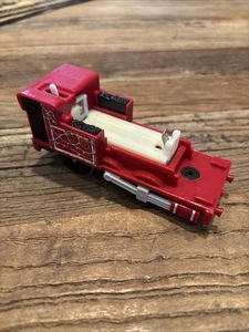 Thomas & Friends Trackmaster Skarloey Puppet Show Tren Motorizado Base Solo - Imagen 1 de 4