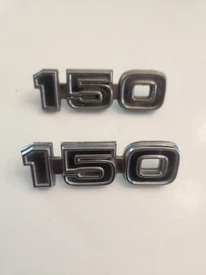 Un par de insignias de guardabarros Ford Econoline Van "150" 1975 E150 Foto 1 de 4