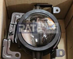 GENUINE HYUNDAI ENTOURAGE 2007-2008 FOG LAMP RH=PASSENGER SIDE, 92202-4J000 - Picture 1 of 2