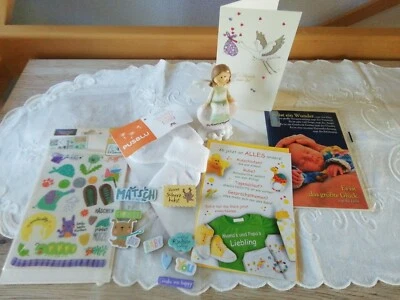  Konvolut Zur Geburt Baby Willkommensgruß Set Karte Sticker Söckchen Engel NEU  - Bild 1 von 4