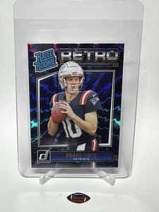 DRAKE MAYE 2024 DONRUSS FOOTBALL RATED ROOKIES RETRO PATRIOTS #16 RC - Foto 1 di 2